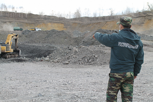 Росприроднадзор проводит проверку соблюдения природоохранного законодательства при разработке карьера строительного камня в Катайском районе Курганской области.