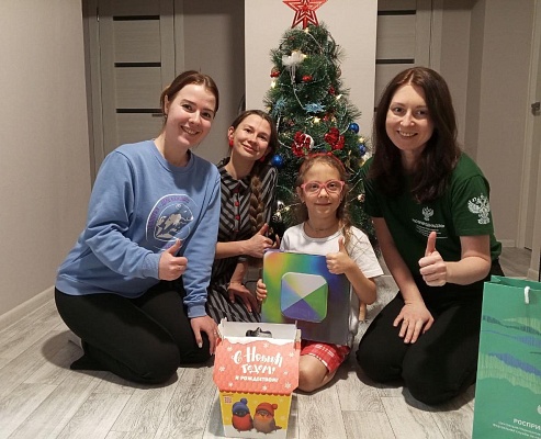 В Воронеже Молодежный совет Центрально-Черноземного Управления Росприроднадзора в рамках ежегодной акции «Ёлка желаний» исполнил мечту 6 летней Василисы 