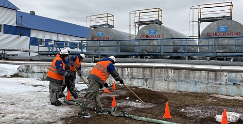 Сотрудники Росприроднадзора приняли участие в учениях по ликвидации разливов нефти и нефтепродуктов