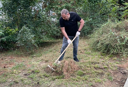 В Сочи сотрудники Росприроднадзора приняли участие во Всероссийском экологическом субботнике «Зеленая Россия»