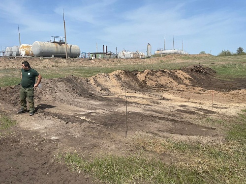  В Волгоградской области инспекторы Росприроднадзора принимают меры по факту загрязнения почвы нефтепродуктами