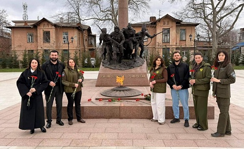 В Краснодаре сотрудники Южного управления Росприроднадзора в преддверии 23 февраля почтили память защитников Родины