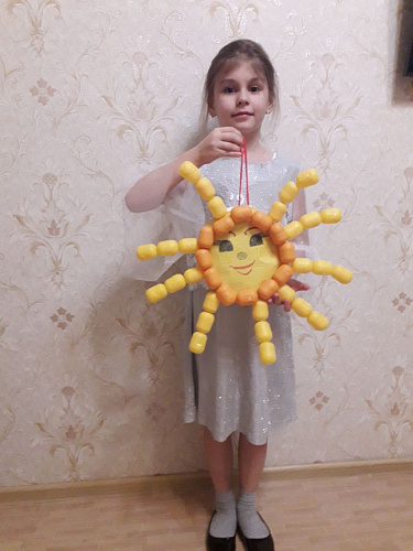 Дети сотрудников Приокского межрегионального управления Росприроднадзора создали украшения для новогодней ЭКОёлки