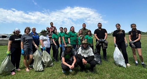В День эколога сотрудники Росприроднадзора приняли участие в Всероссийской акции «Чистые берега» в Оренбургской области