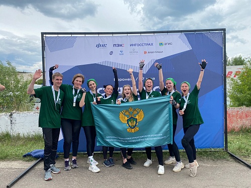 Сотрудники Центрально-Черноземного управления Росприроднадзора приняли участие в забеге "Стальной характер" в Воронеже 