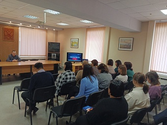 В Уральском управлении Росприроднадзора провели просмотр документального фильма «Великая Отечественная Война. Нашествие»