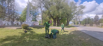 Сотрудники ЦЛАТИ по Калининградской области посетили братскую могилу в п. Филипповка