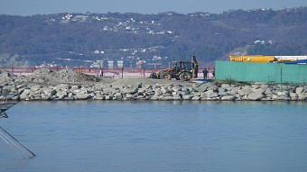 В Сочи инспекторы Росприроднадзора выявили нарушения в водоохранной зоне Черного моря