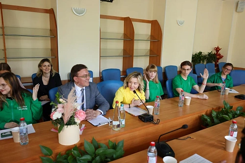 Светлана Радионова встретилась в Петрозаводске с молодыми волонтерами