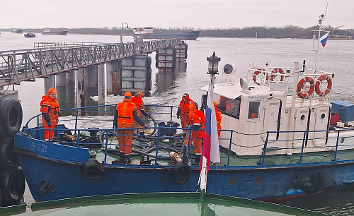 Специалисты Росприроднадзора приняли участие в учениях по ликвидации аварийных разливов нефтепродуктов в морском порту Ростов-на-Дону