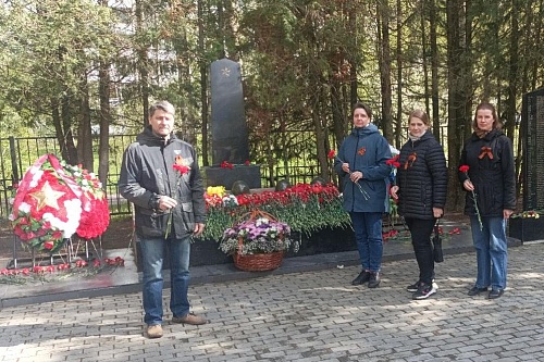 Сотрудники СЗМУ Росприроднадзора в Новгородской области почтили память павших воинов