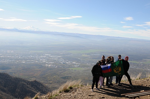 Восхождение к единству: сотрудники Росприроднадзора покорили Бештау