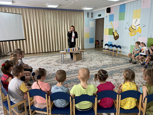В Воронеже сотрудники Росприроднадзора провели экоэстафету для воспитанников детского сада № 84 в поддержку премии «Экология – дело каждого»