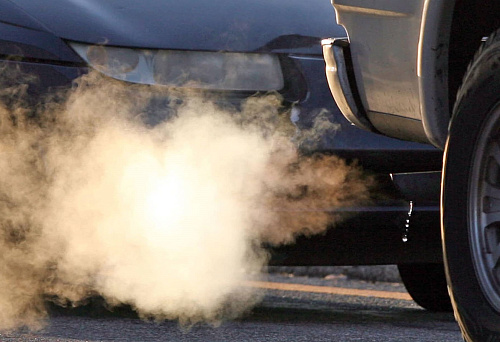 В Петербурге и Ленинградской области наблюдается снижение объема выбросов от автотранспорта