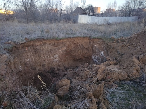 В Красноармейском районе Волгограда, вблизи ул.Экскаваторная, установлен факт захоронения отходов от сноса и разборки зданий