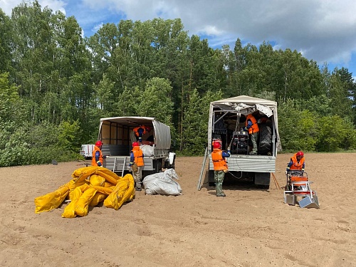 Сотрудники Росприроднадзора приняли участие в комплексных учениях по локализации и ликвидации разлива нефтепродуктов в Пермском крае