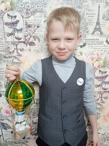 Юный школьник из Ижевска принял участие в акции Росприроднадзора «Новогодняя экоигрушка»