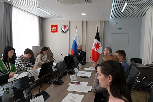 В Ижевске сотрудники Росприроднадзора приняли участие в совещании на тему проводимой реформы расширенной ответственности производителей