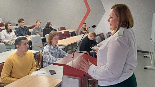 Студентам Алтайского филиала Российской академии народного хозяйства и государственной службы при Президенте РФ рассказали о деятельности Росприроднадзора и Международной детско-юношеской премии «Экология – дело каждого»  