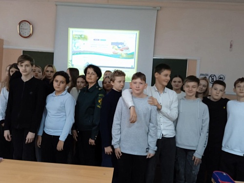 Сотрудники Северо-Кавказского межрегионального управления Росприроднадзора провели экологический урок для учеников 7 классов в городе Ставрополе