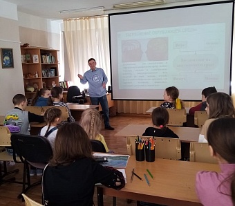 В Сургуте сотрудники филиала ЦЛАТИ по УФО по ХМАО – Югре провели экологические уроки для учащихся «Эколого-биологического центра»